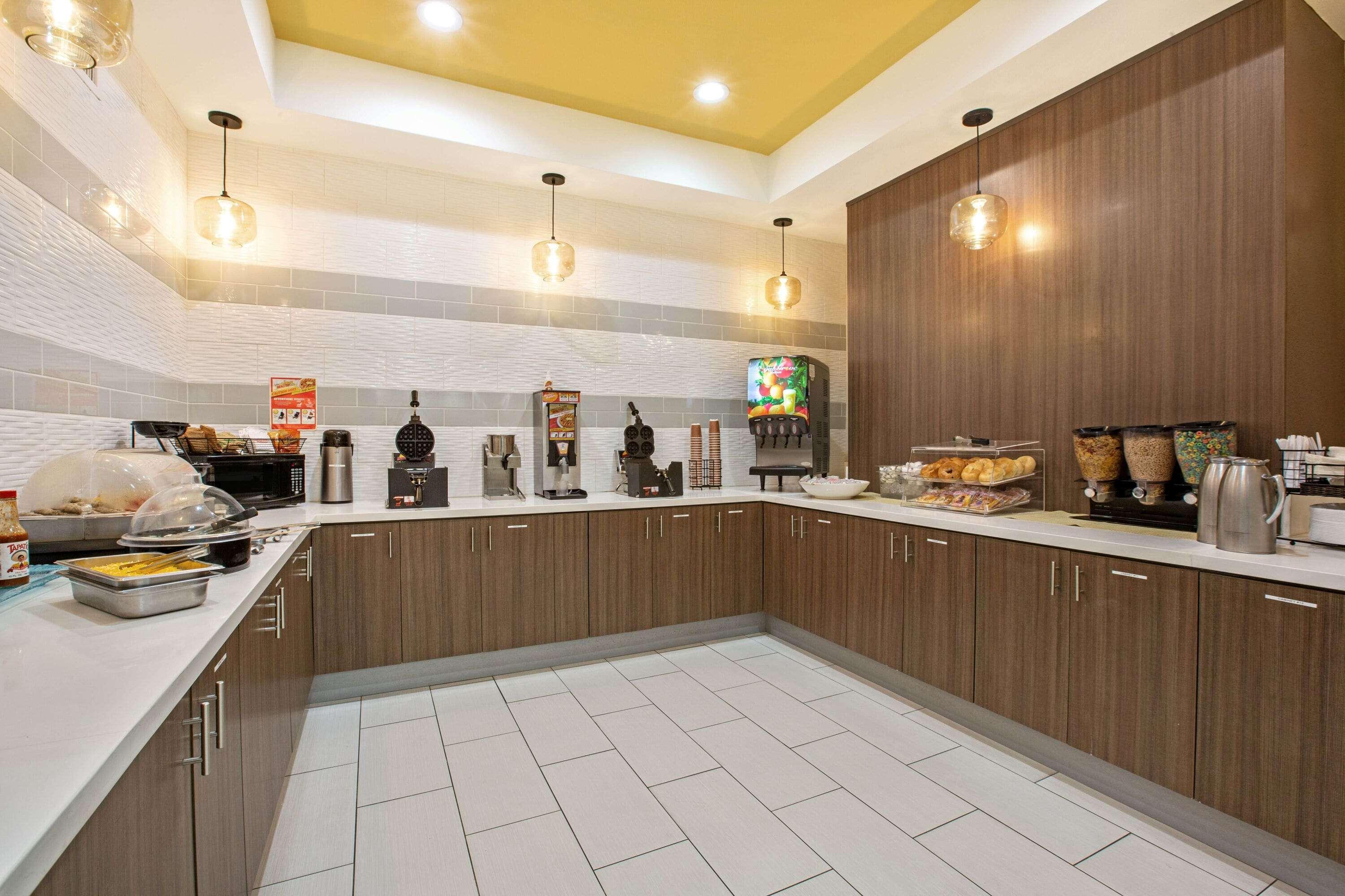 لا كوينتا إن آند سويتس باي ويندام إن إي لونج بيتش/سايبرس Hawaiian Gardens المظهر الخارجي الصورة