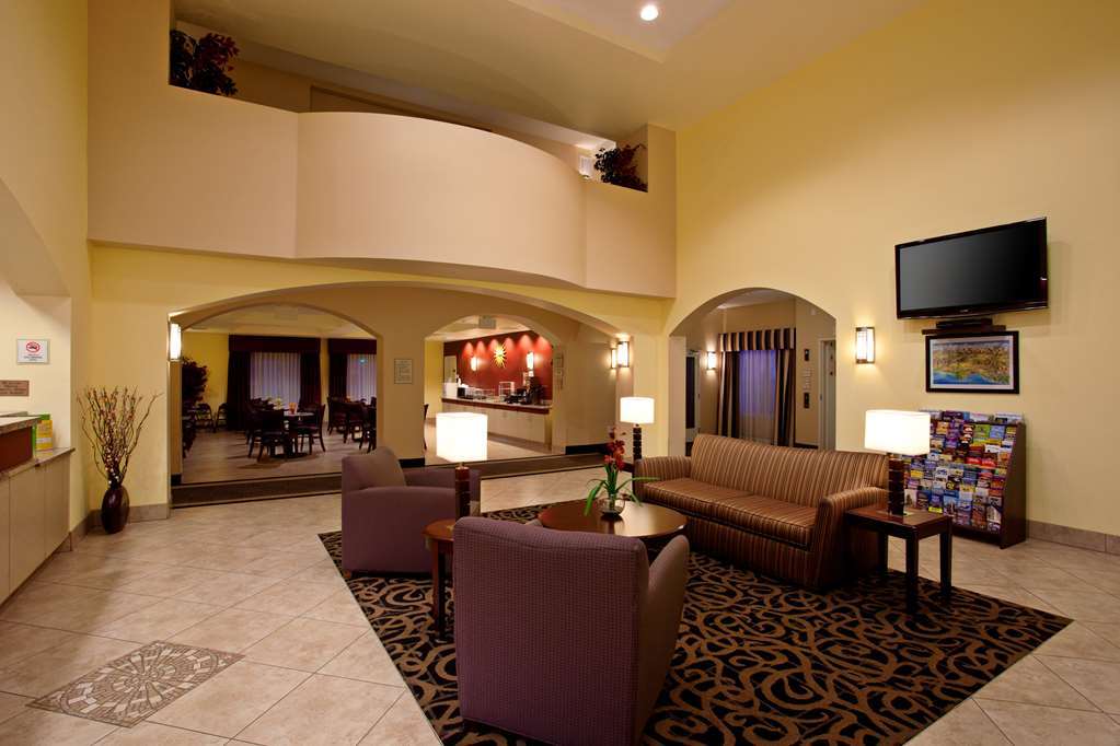 لا كوينتا إن آند سويتس باي ويندام إن إي لونج بيتش/سايبرس Hawaiian Gardens المظهر الداخلي الصورة